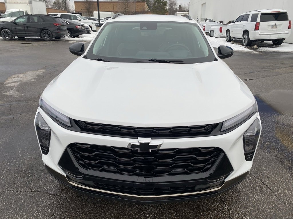 Used 2024 Chevrolet Trax ACTIV w/ Driver Confidence Package image 3