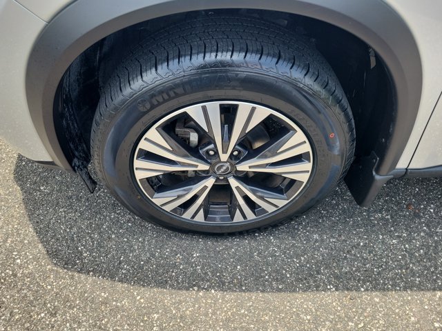 Used 2023 Nissan Rogue SV FWD image 5