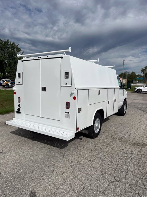 New 2026 Ford E-350 and Econoline 350 Super Duty w/ Power Equipment Group RWD image 10