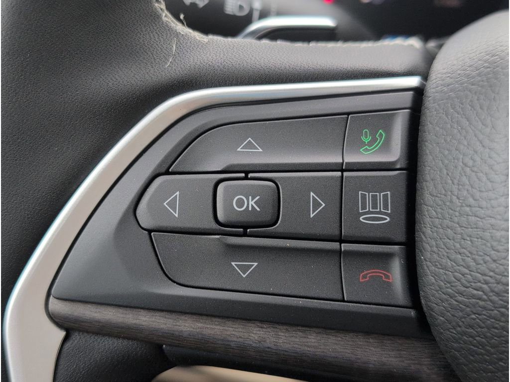 New 2025 Jeep Grand Cherokee Limited w/ Luxury Tech Group II image 24