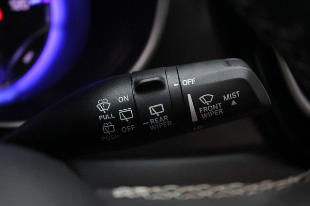 Used 2024 Chrysler Pacifica Touring-L image 14