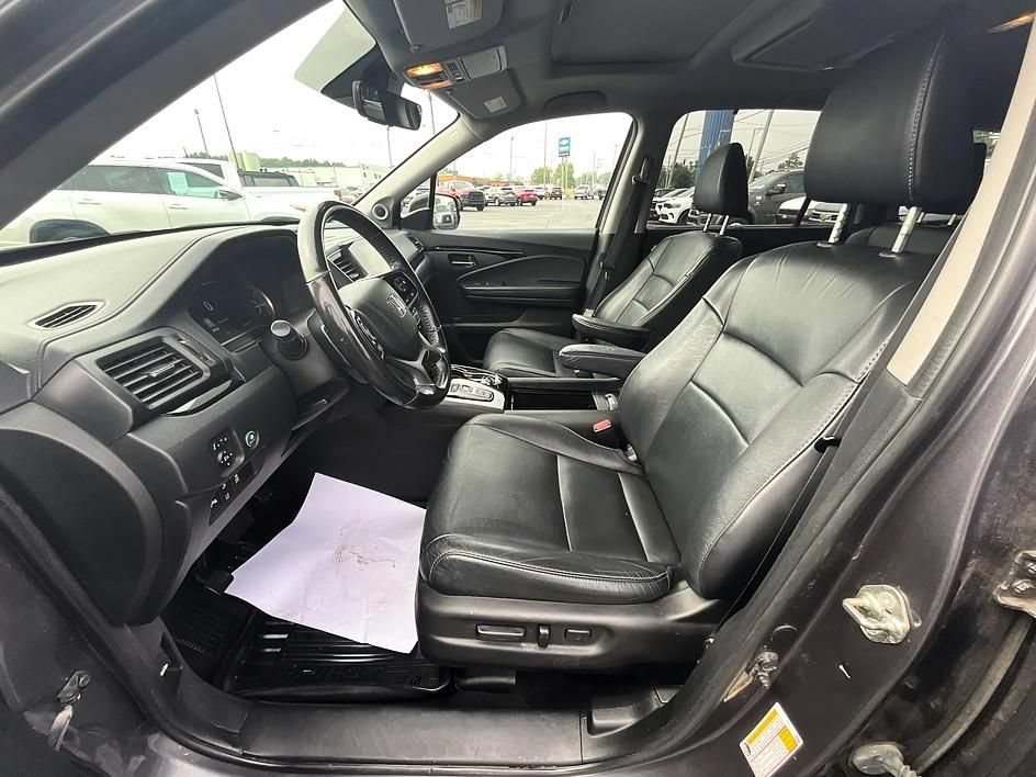 Used 2020 Honda Pilot Touring image 14