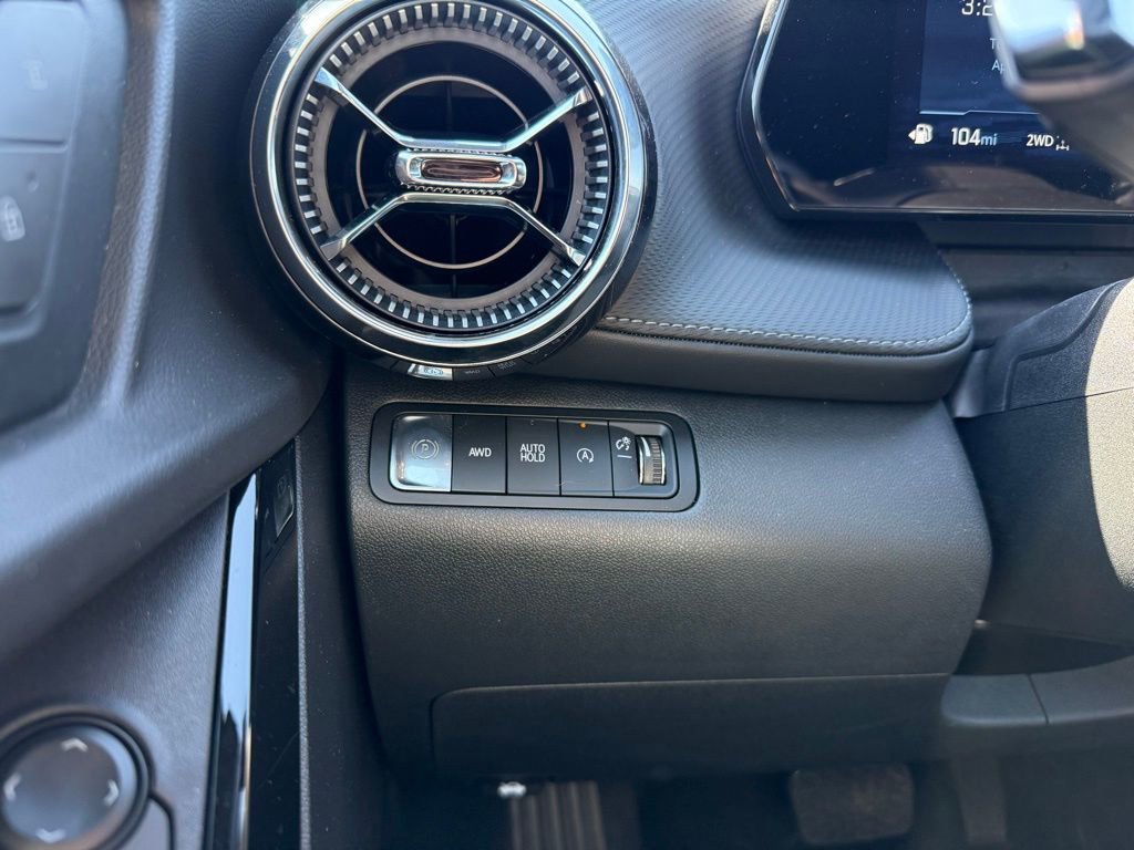 Used 2026 Chevrolet Equinox LT AWD/4WD image 13