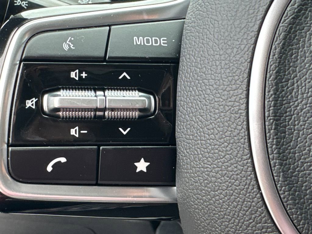 New 2025 Kia Sorento LX image 25