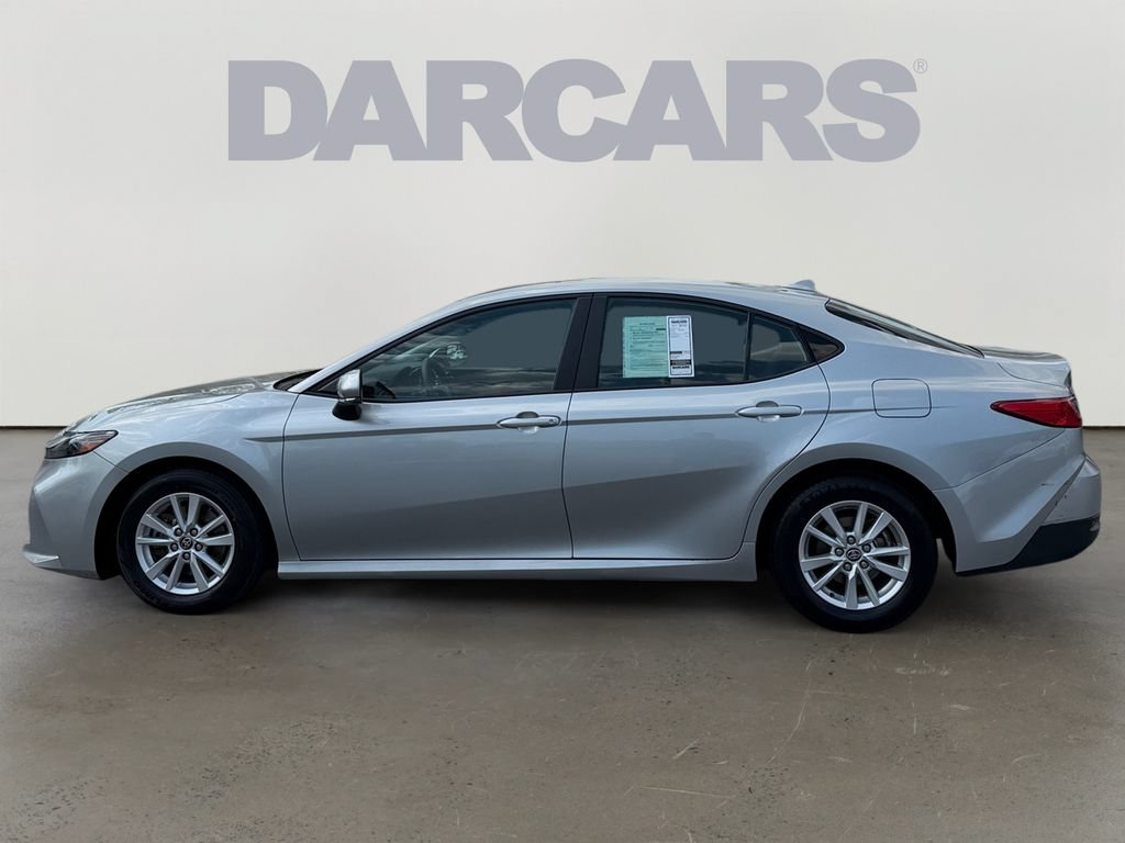 Used 2025 Toyota Camry LE FWD image 4