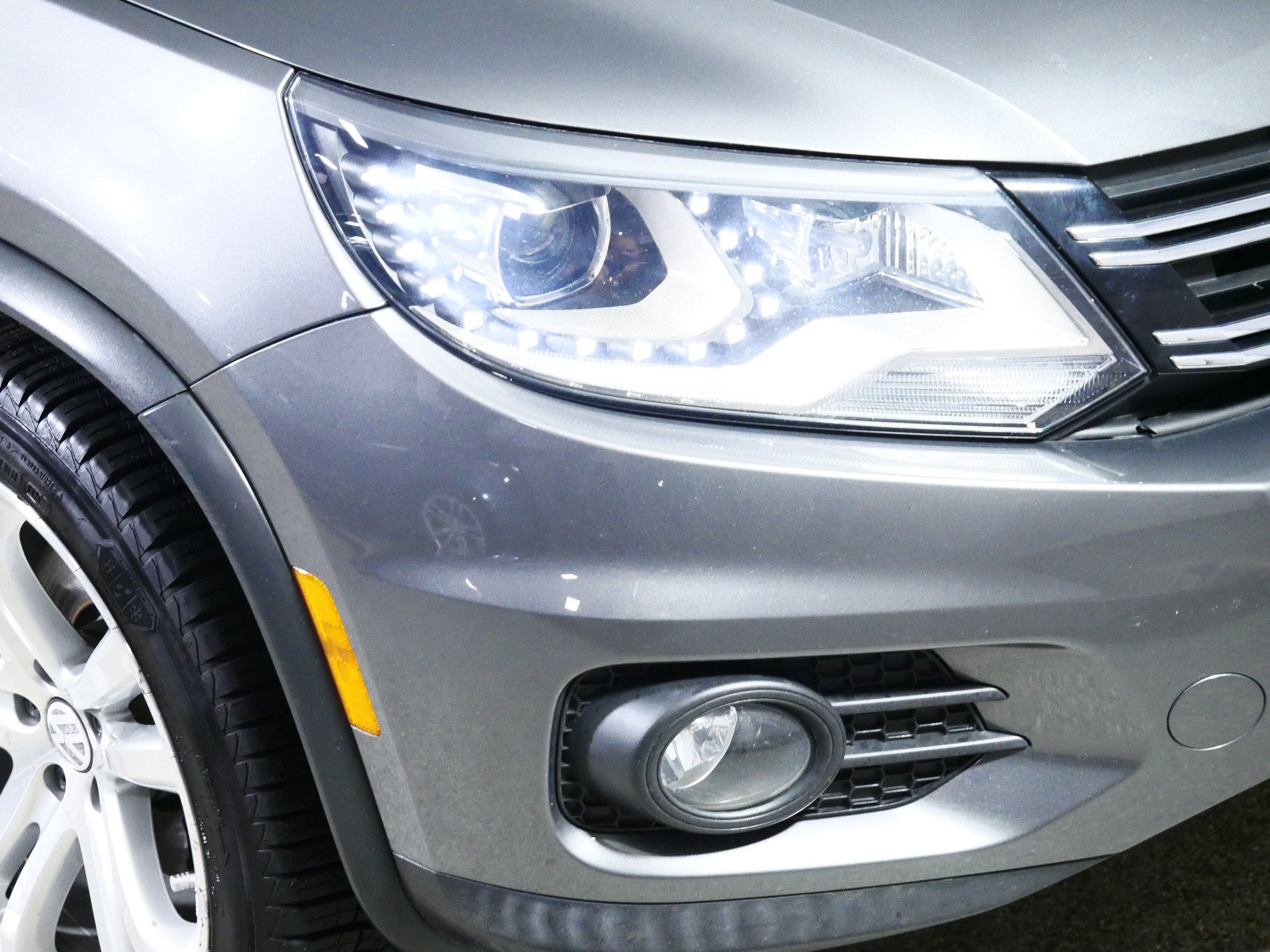 Used 2013 Volkswagen Tiguan SEL AWD/4WD image 16