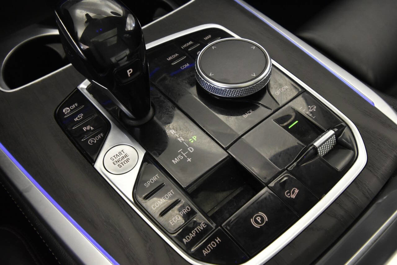 Used 2019 BMW X7 xDrive40i w/ Parking Assistance Package image 21