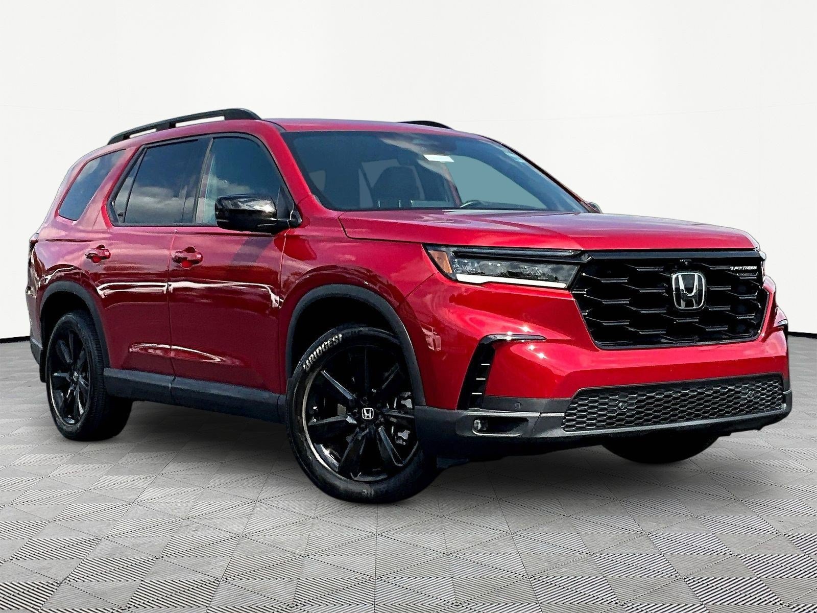 Used 2025 Honda Pilot Black Edition image 3