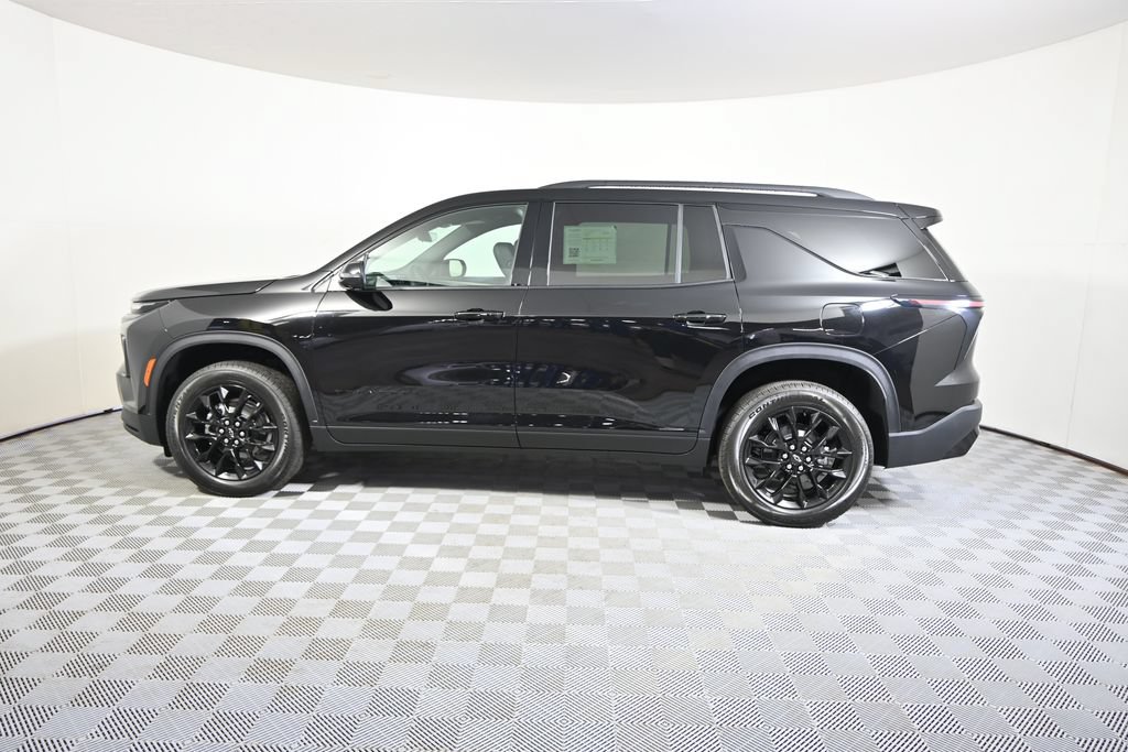 Used 2026 Chevrolet Traverse LT w/ Midnight/Sport Edition AWD/4WD image 3