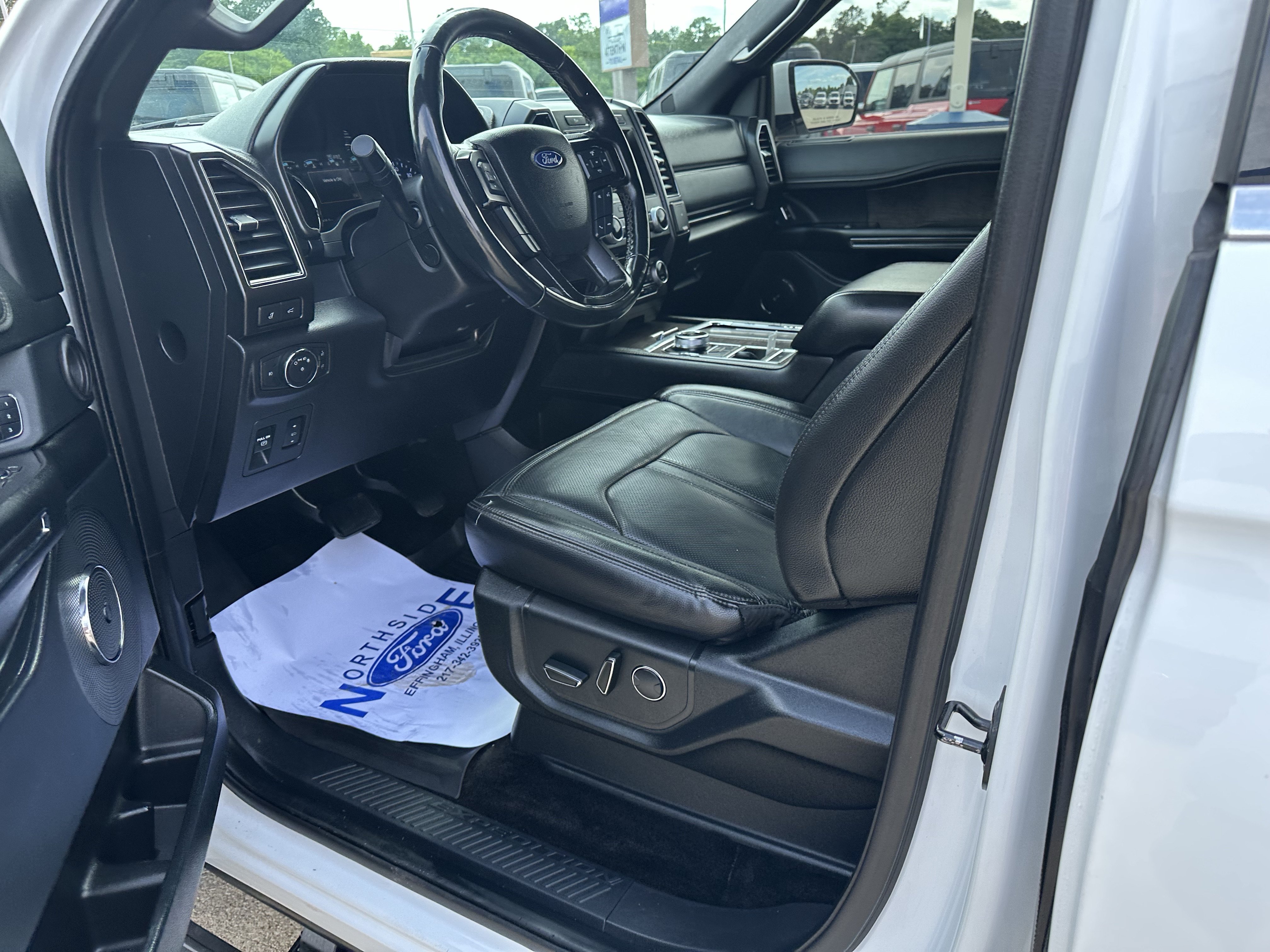 Used 2018 Ford Expedition Max Limited RWD image 14