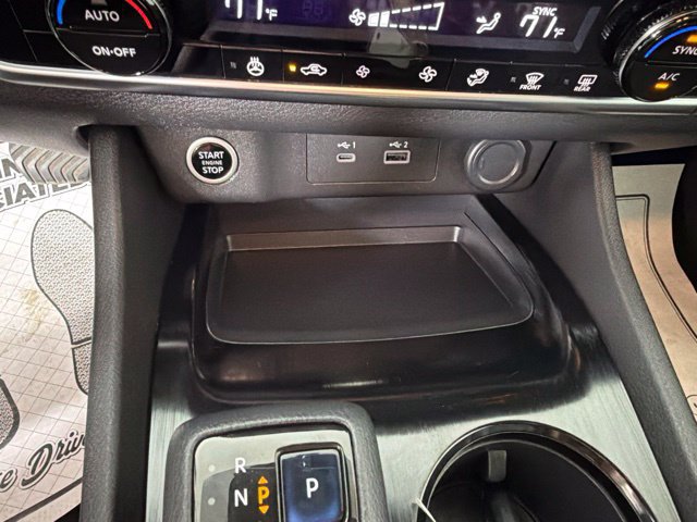 Used 2021 Nissan Rogue SV FWD image 17