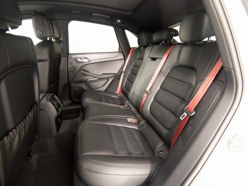New 2026 Porsche Macan GTS image 39