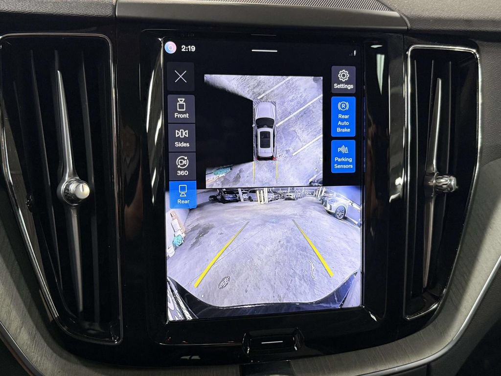 Used 2025 Volvo XC60 B5 Plus AWD/4WD image 7
