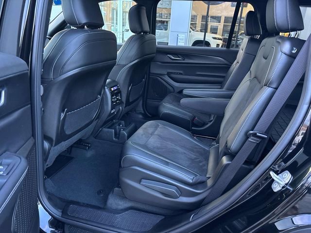 Used 2025 Jeep Grand Cherokee L Altitude image 11