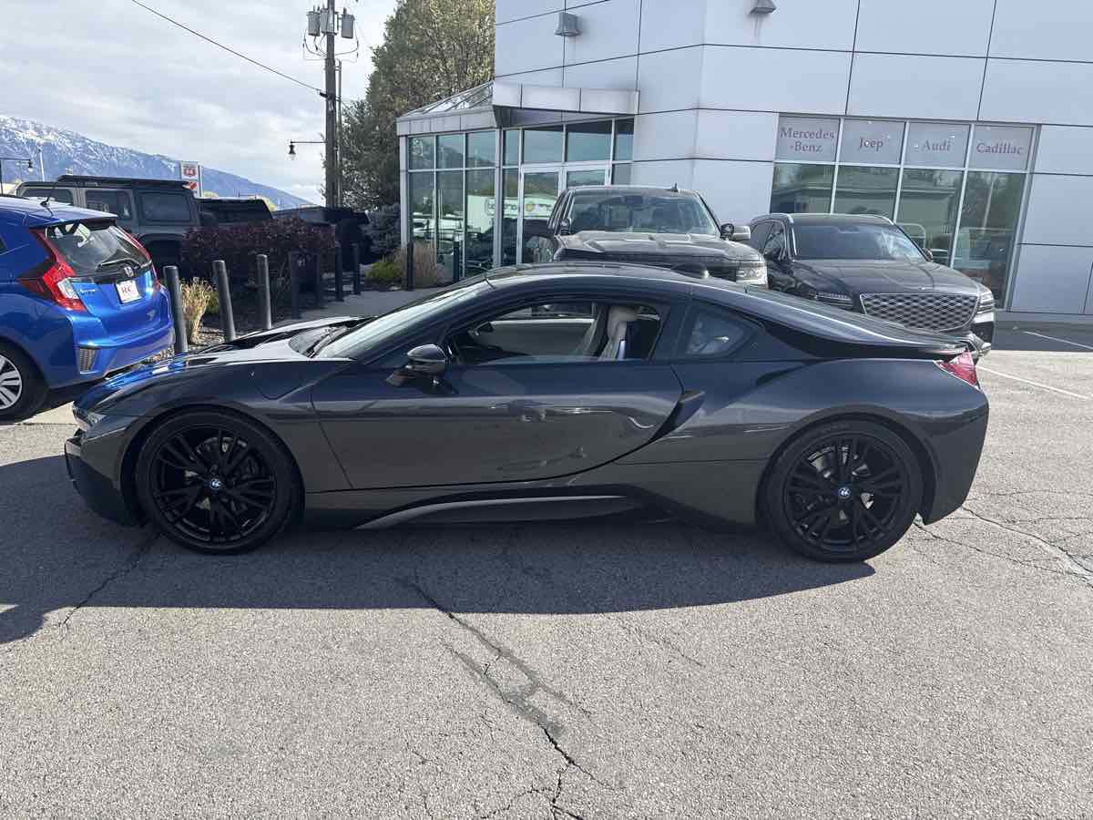 Used 2015 BMW i8 image 8