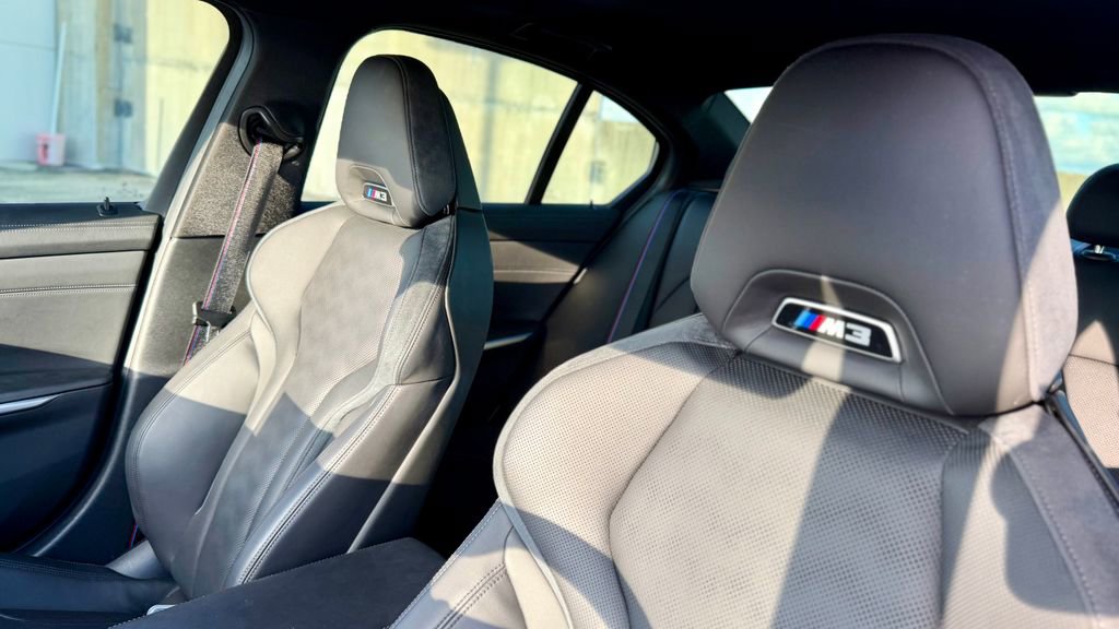 Used 2025 BMW M3 w/ Executive Package image 17