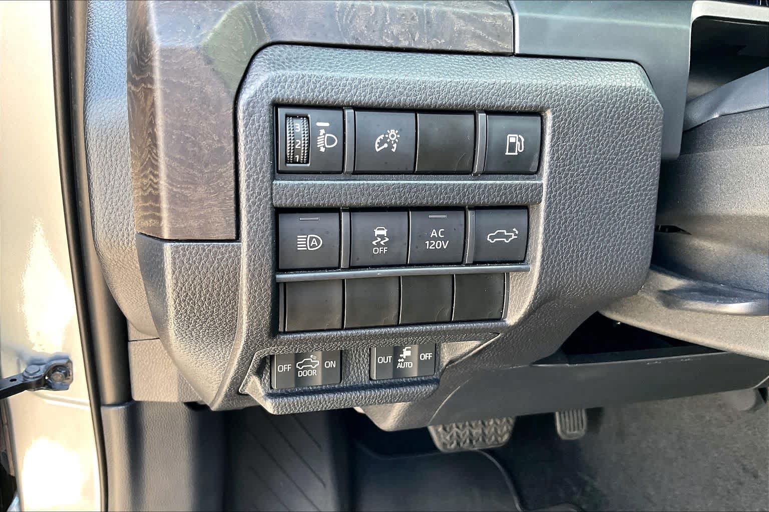 Used 2024 Toyota Tacoma Limited AWD/4WD image 14