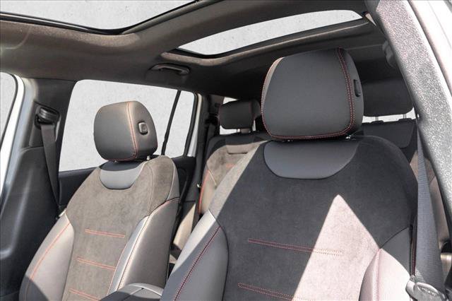 New 2026 Mercedes-Benz GLB 250 4MATIC image 12
