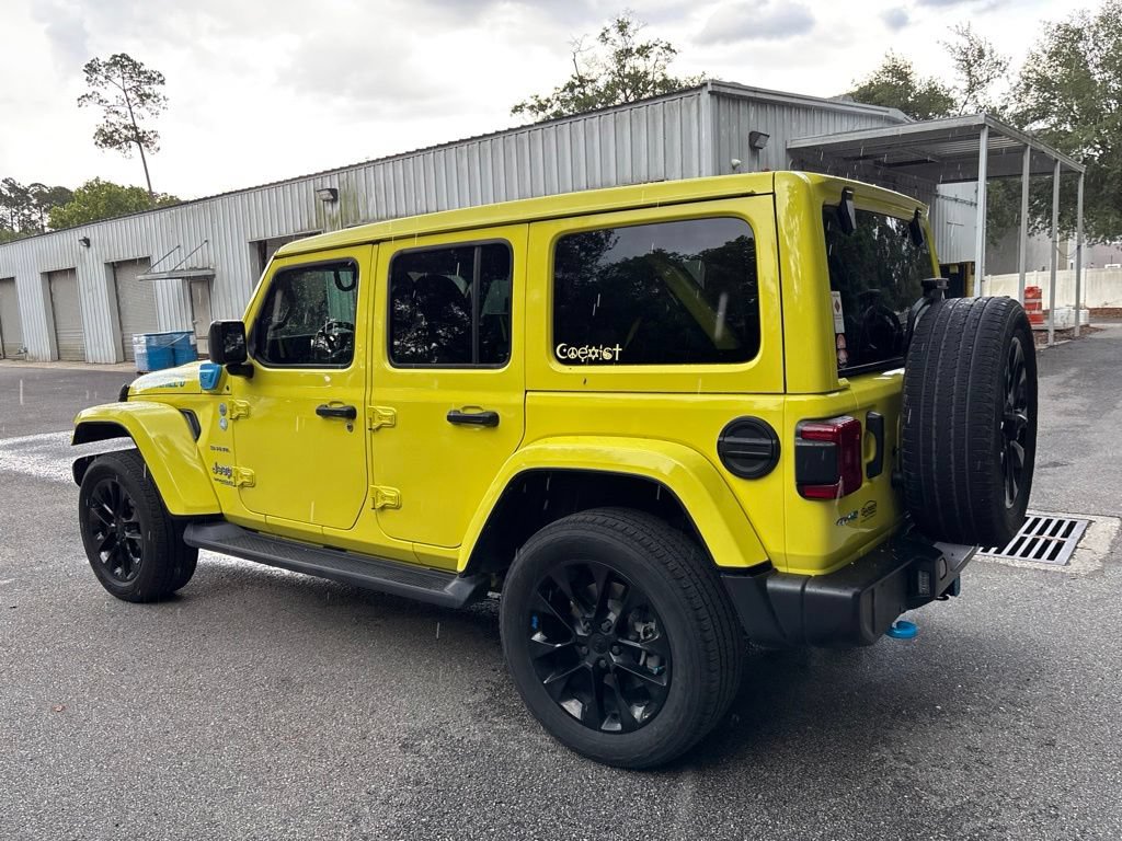 Used 2022 Jeep Wrangler Unlimited Sahara w/ Cold Weather Group AWD/4WD image 25