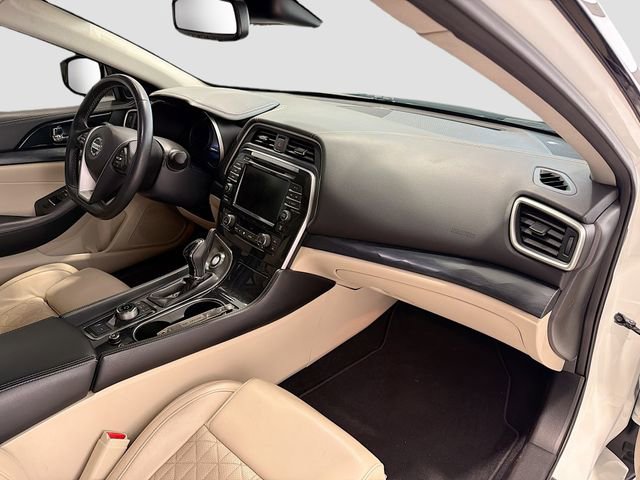 Used 2019 Nissan Maxima Platinum w/ Sport Mat Group FWD image 25