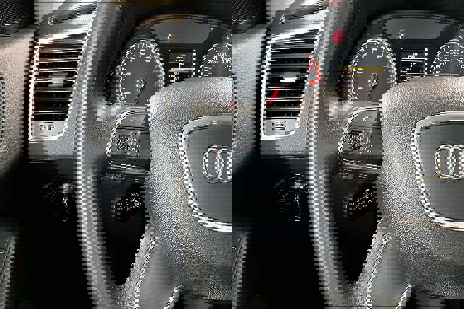 Used 2017 Audi Q5 2.0T Premium w/ Audi MMI Navigation Plus image 23