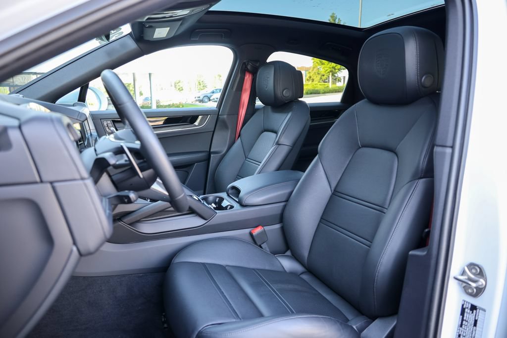 Certified 2026 Porsche Cayenne S AWD/4WD image 5