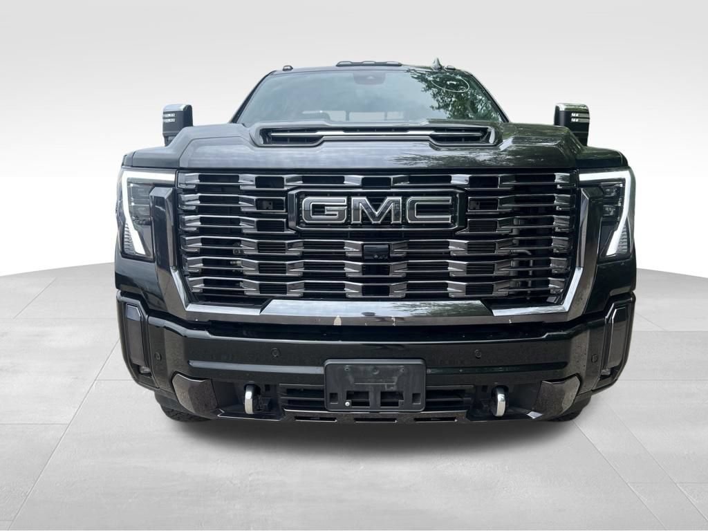 Used 2024 GMC Sierra 3500 Denali Ultimate AWD/4WD image 10