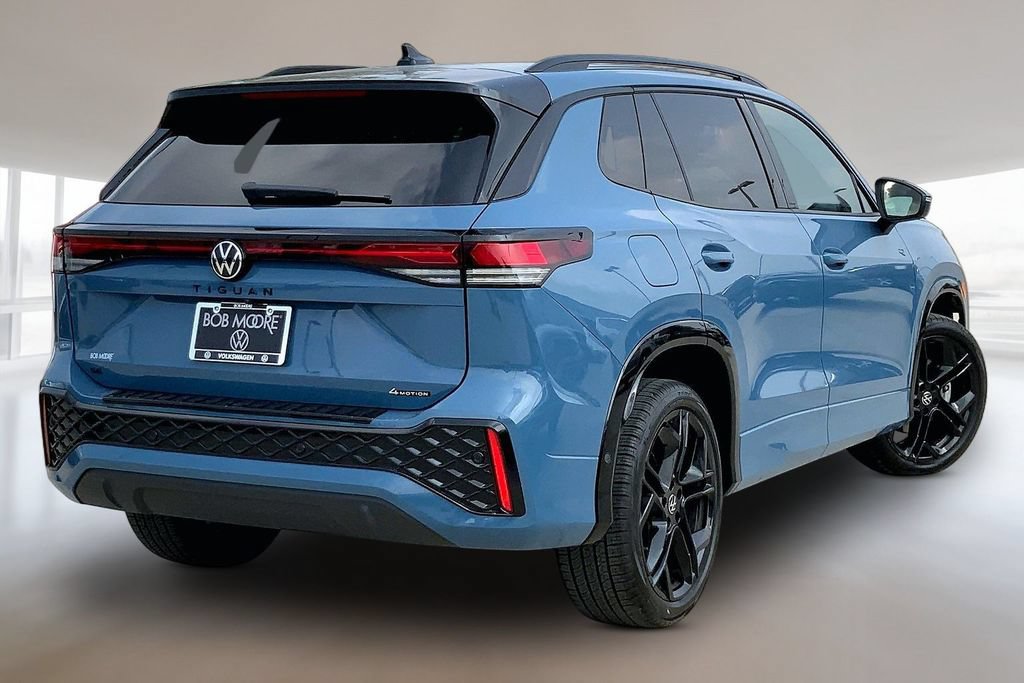 Certified 2025 Volkswagen Tiguan SE R-Line AWD/4WD image 2