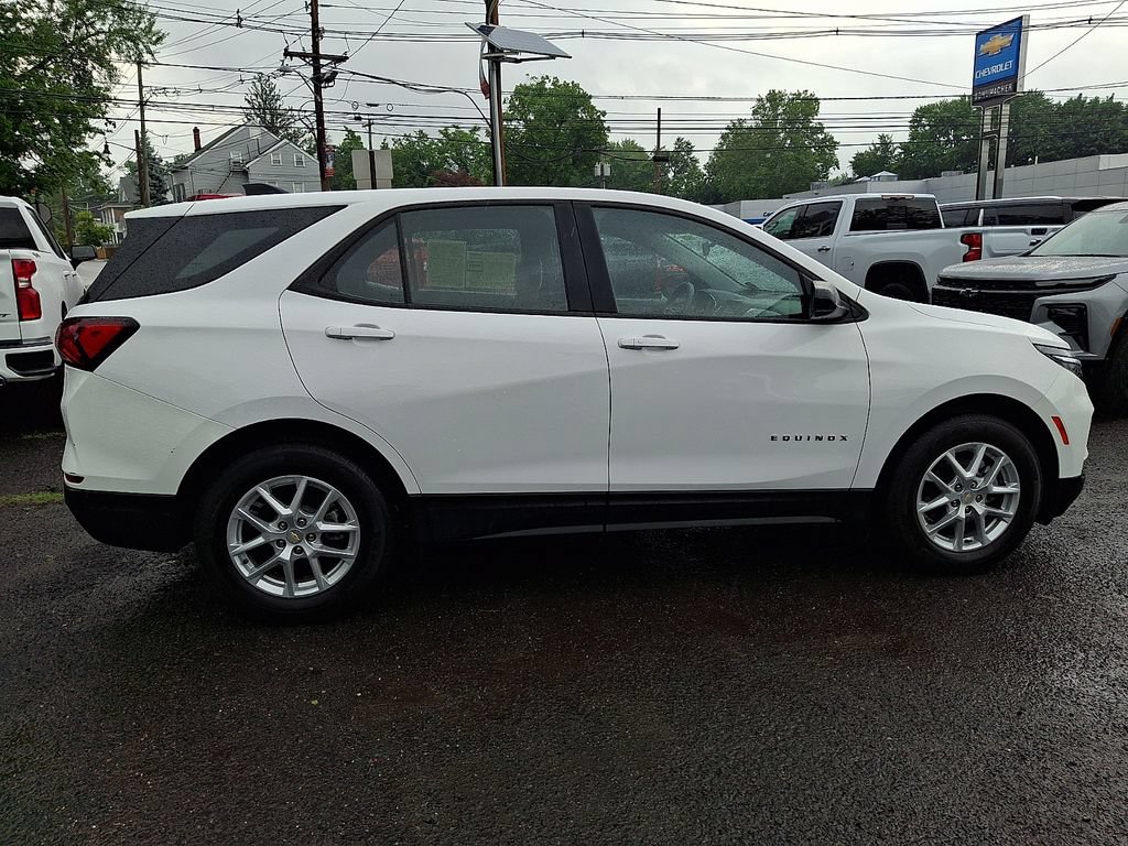 Certified 2023 Chevrolet Equinox LS FWD image 9