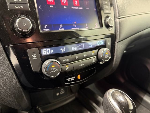 Used 2020 Nissan Rogue SV FWD image 20
