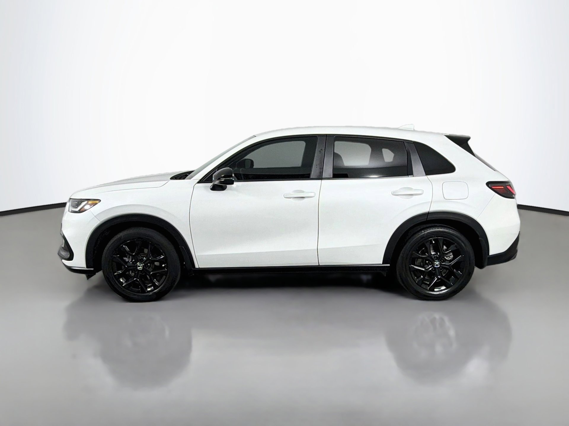 Used 2025 Honda HR-V Sport image 6