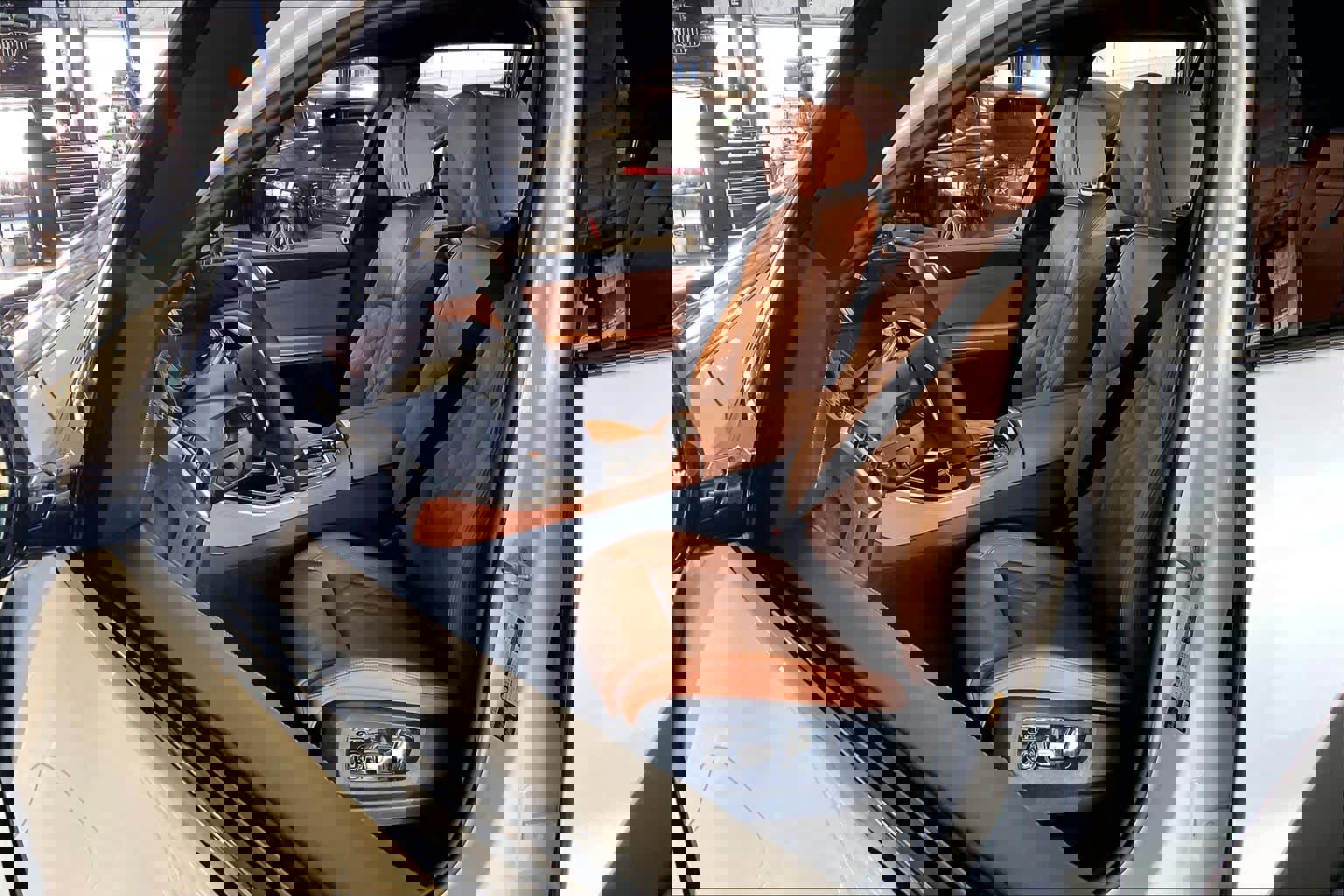 New 2026 BMW X5 xDrive50e w/ M Sport Package image 9