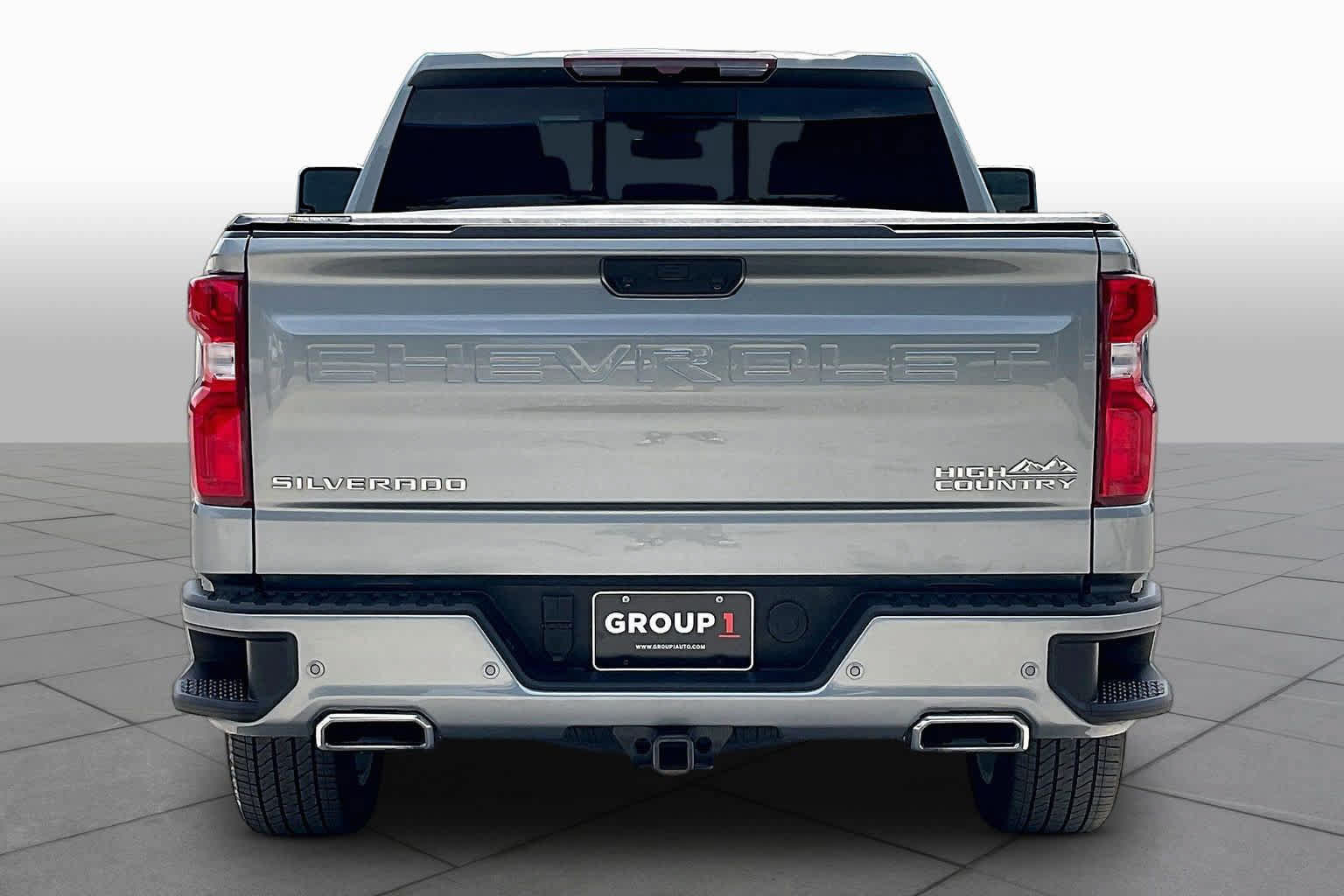 Used 2025 Chevrolet Silverado 1500 High Country w/ High Country Premium Package AWD/4WD image 5
