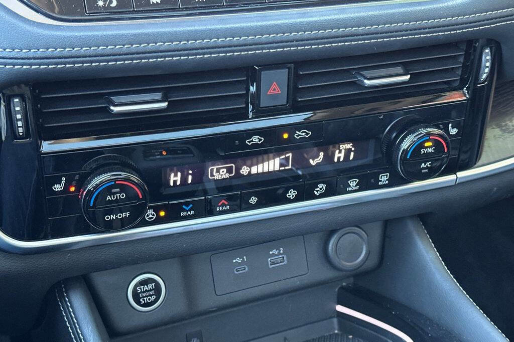 Used 2021 Nissan Rogue Platinum image 21