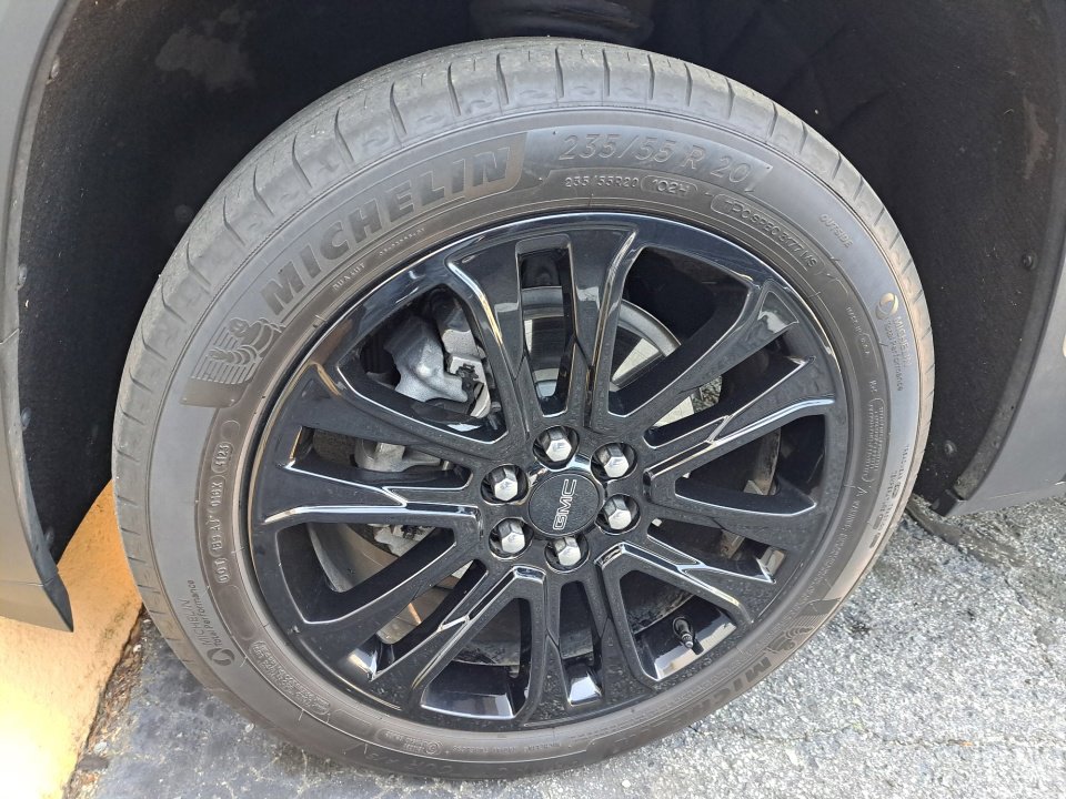 Certified 2023 GMC Acadia SLT w/ Elevation Edition FWD image 21