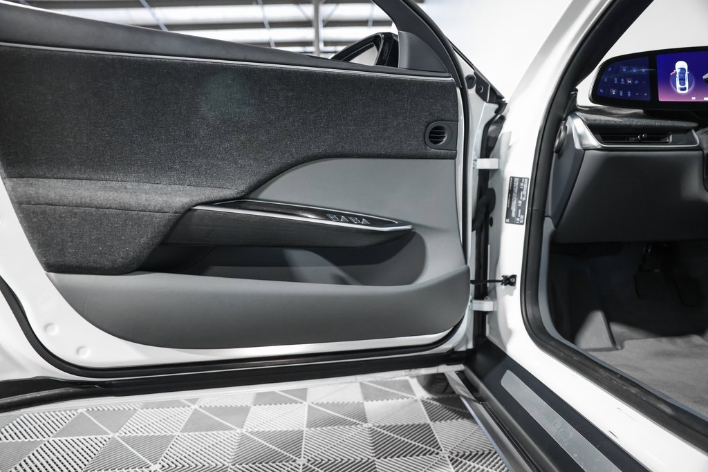 Used 2024 Lucid Air Pure image 29