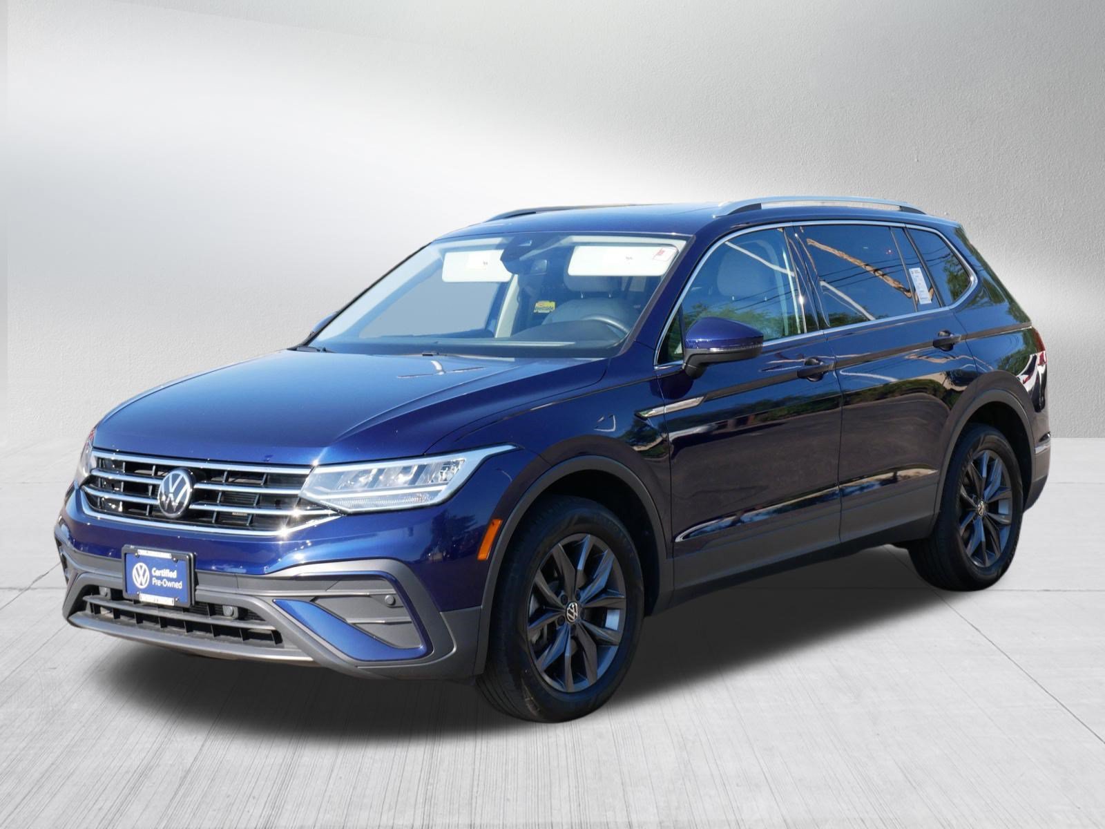 Certified 2023 Volkswagen Tiguan SE w/ Panoramic Sunroof Package AWD/4WD image 3
