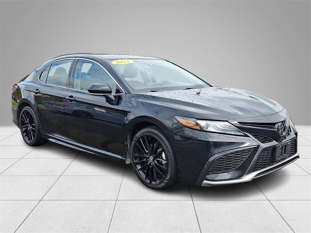 Used 2024 Toyota Camry XSE image 3