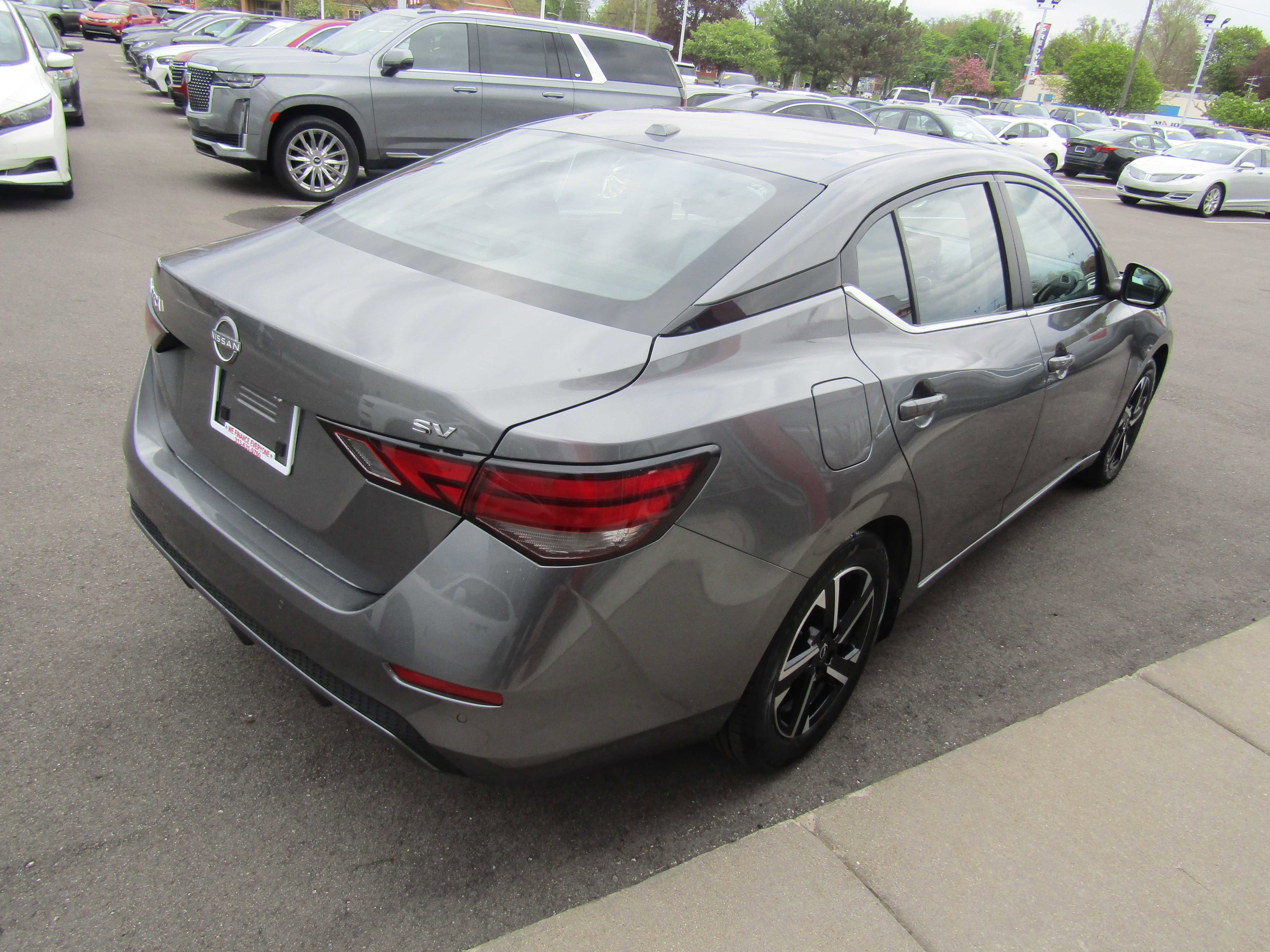 Used 2024 Nissan Sentra SV FWD image 5