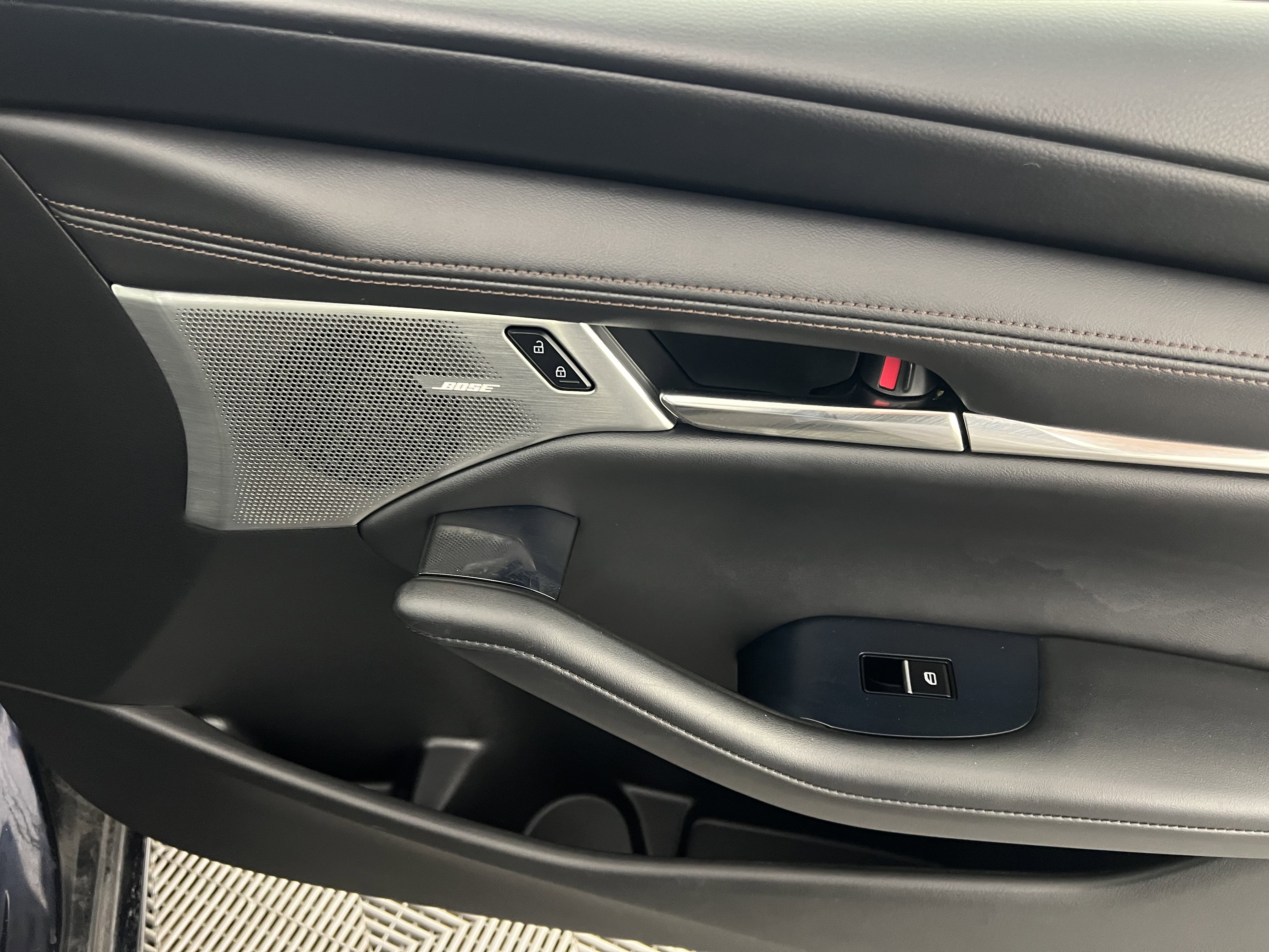 Used 2019 MAZDA MAZDA3 Hatchback w/ Premium Package image 23