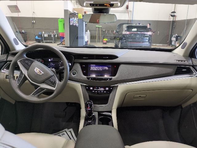 Used 2024 Cadillac XT5 Premium Luxury AWD/4WD image 5