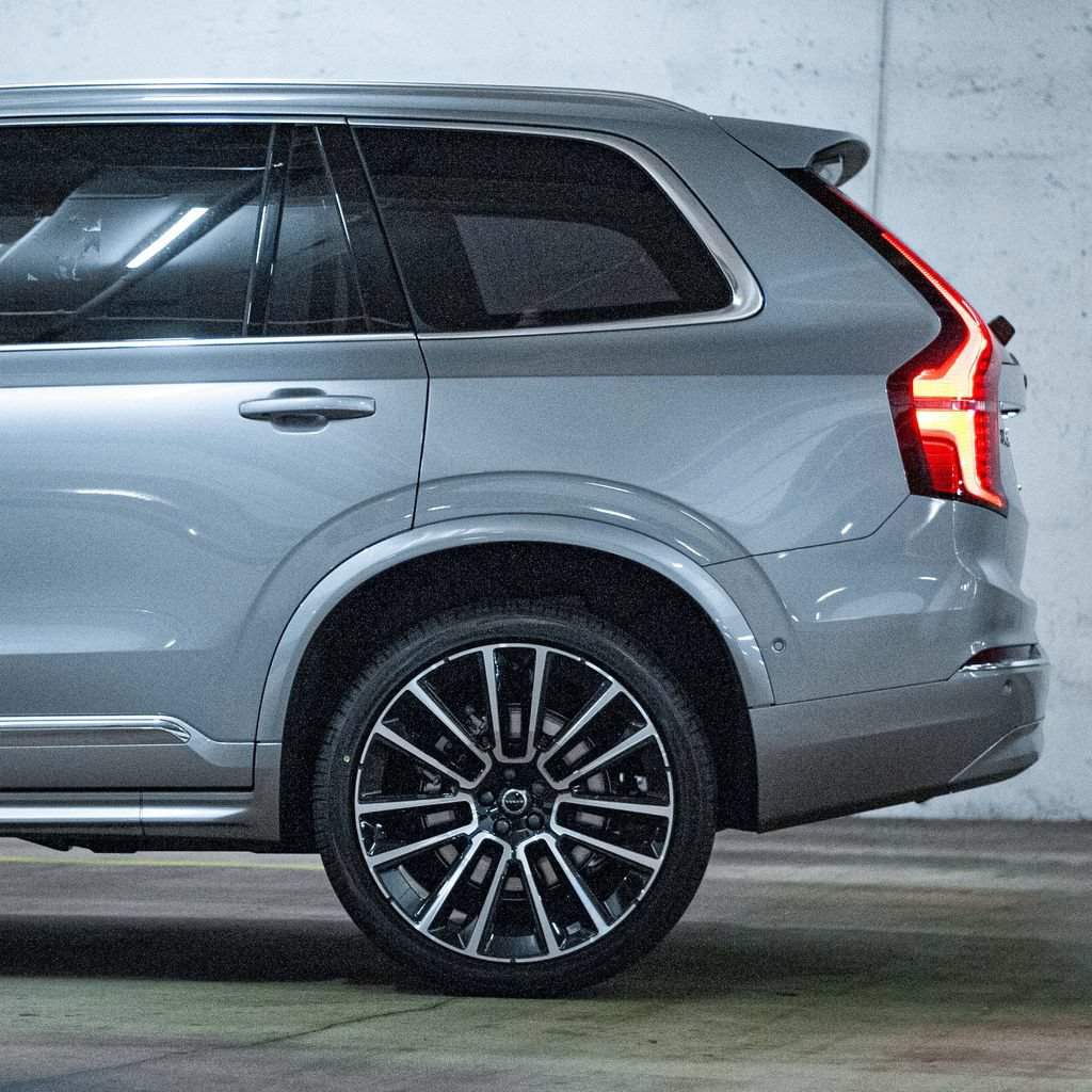 New 2026 Volvo XC90 B6 Plus w/ Protection Package Premier AWD/4WD image 4