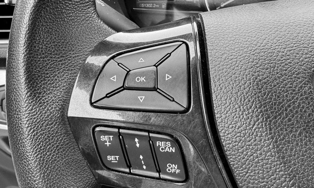 Used 2018 Ford Explorer XLT w/ Equipment Group 202A AWD/4WD image 20