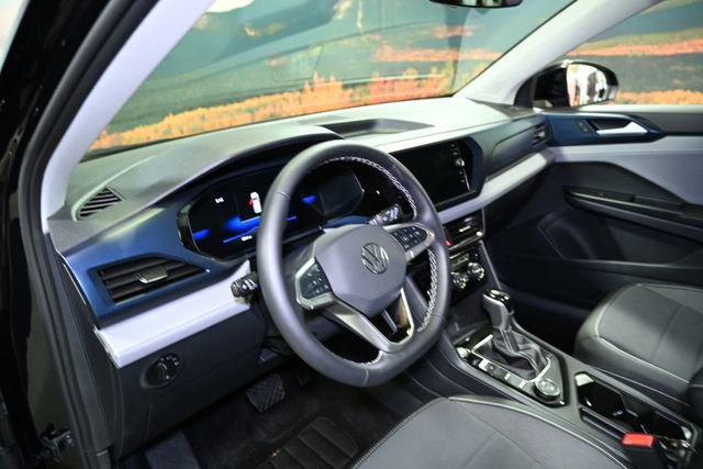 Used 2024 Volkswagen Taos SE image 23