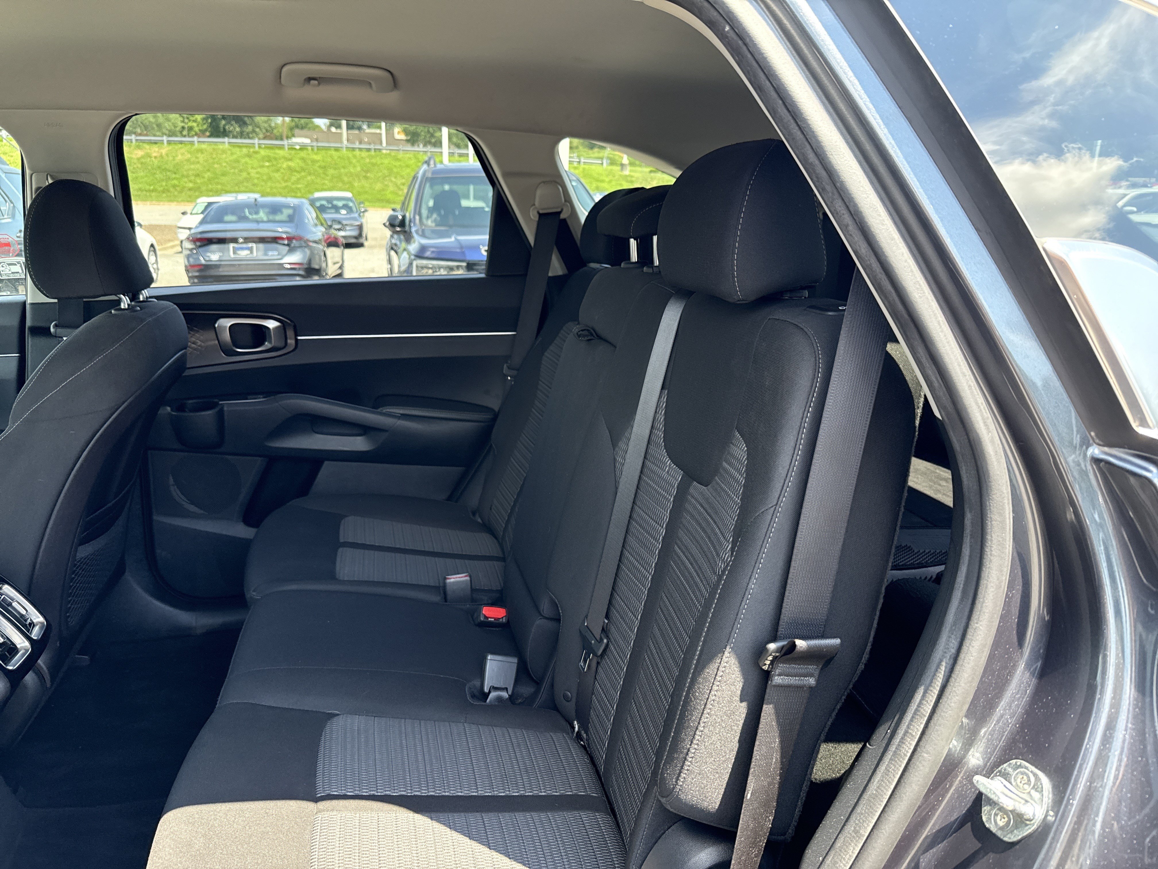 Used 2022 Kia Sorento LX AWD/4WD image 31