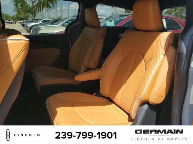 Used 2023 Chrysler Pacifica Pinnacle FWD image 20