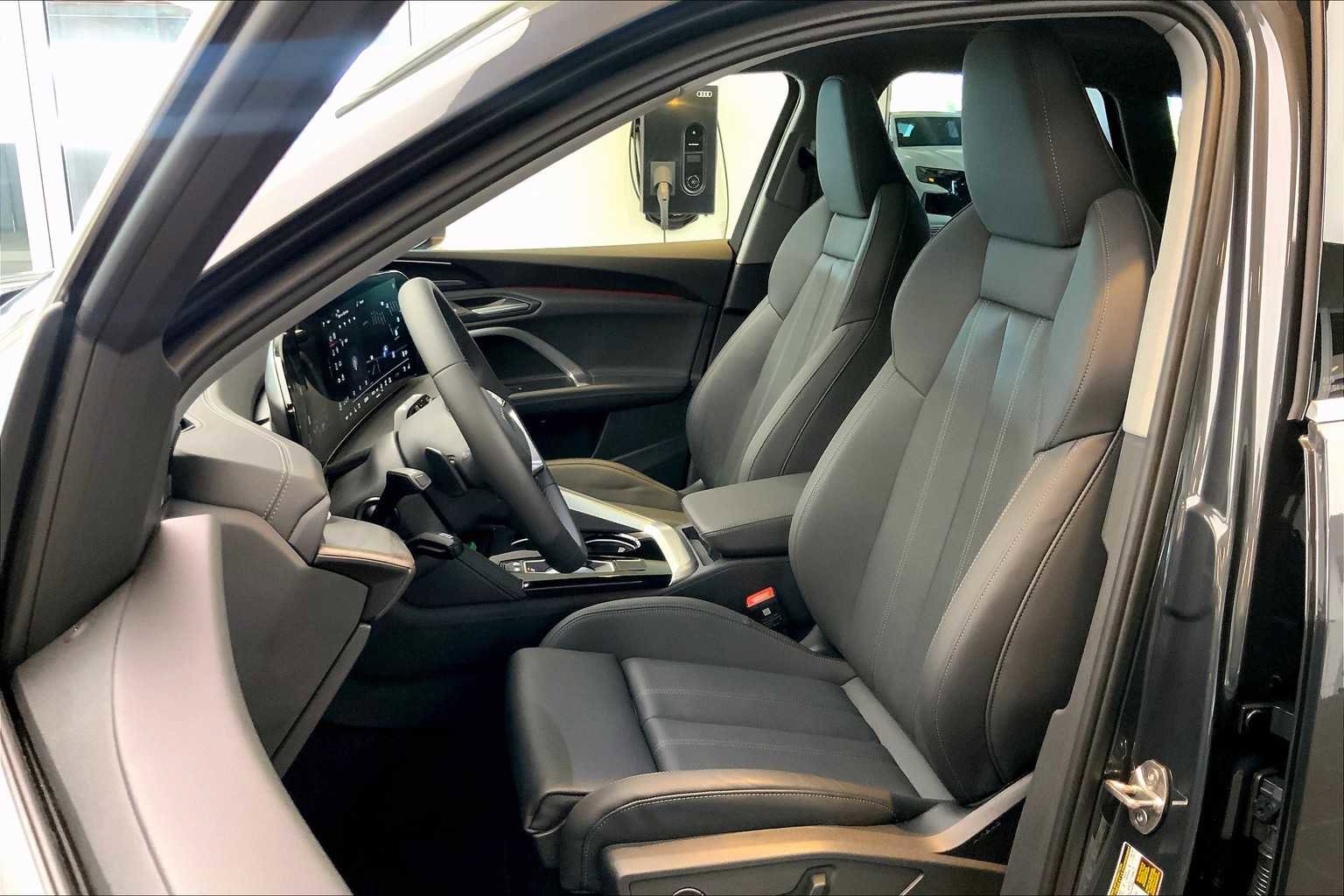 New 2025 Audi Q5 Premium Plus w/ Premium Plus image 9