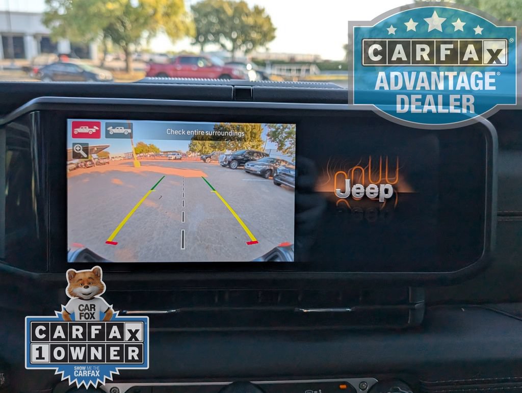 Used 2025 Jeep Gladiator Mojave AWD/4WD image 9