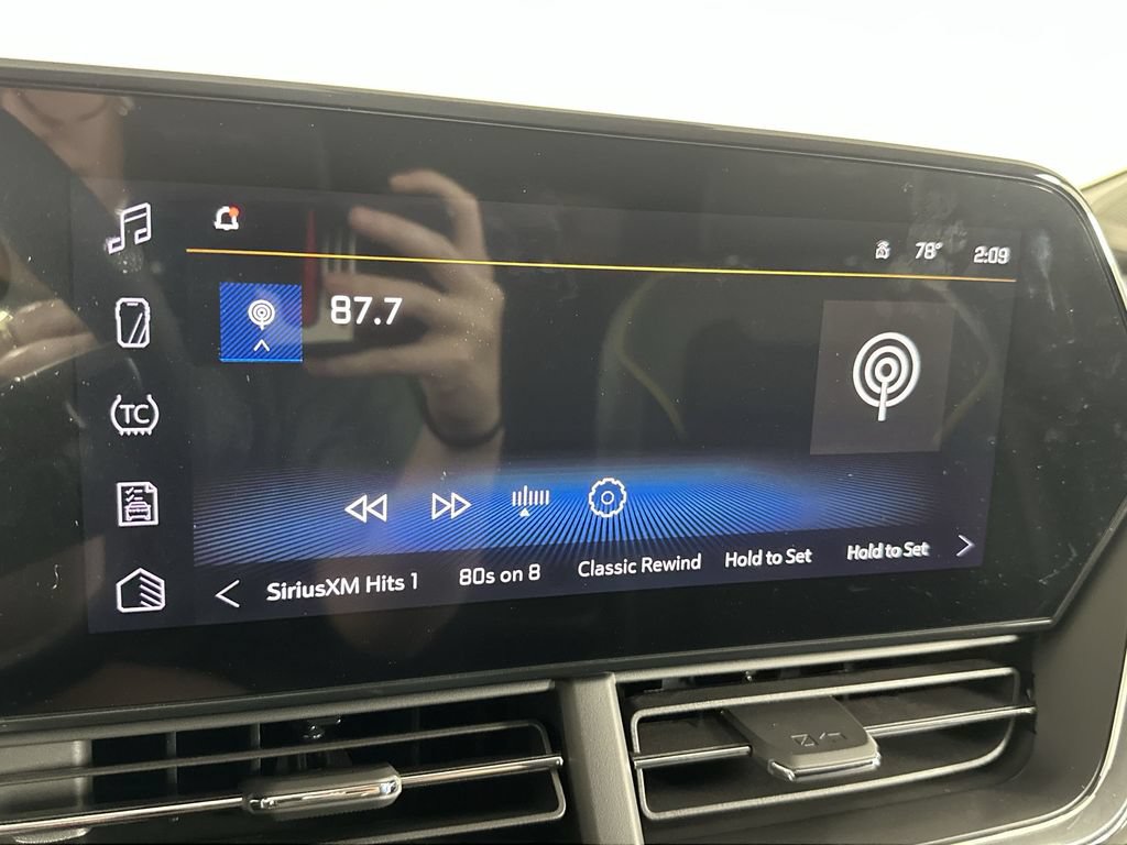 New 2026 Chevrolet Trax ACTIV w/ Sunroof Package FWD image 14