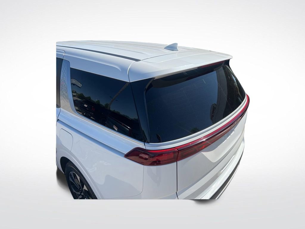 Used 2022 Kia Carnival EX FWD image 31